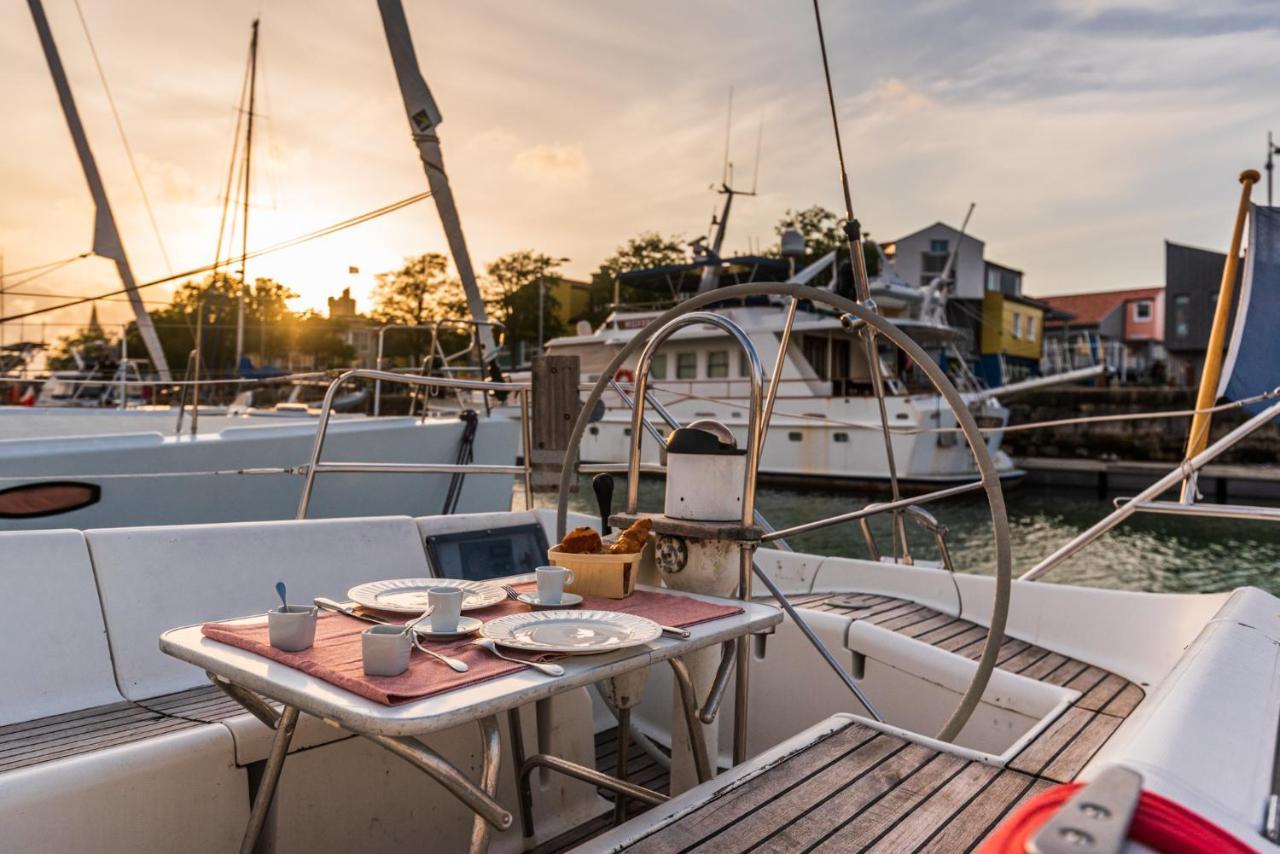 Hotel Nuit Sur Un Bateau La Rochelle  Zewnętrze zdjęcie